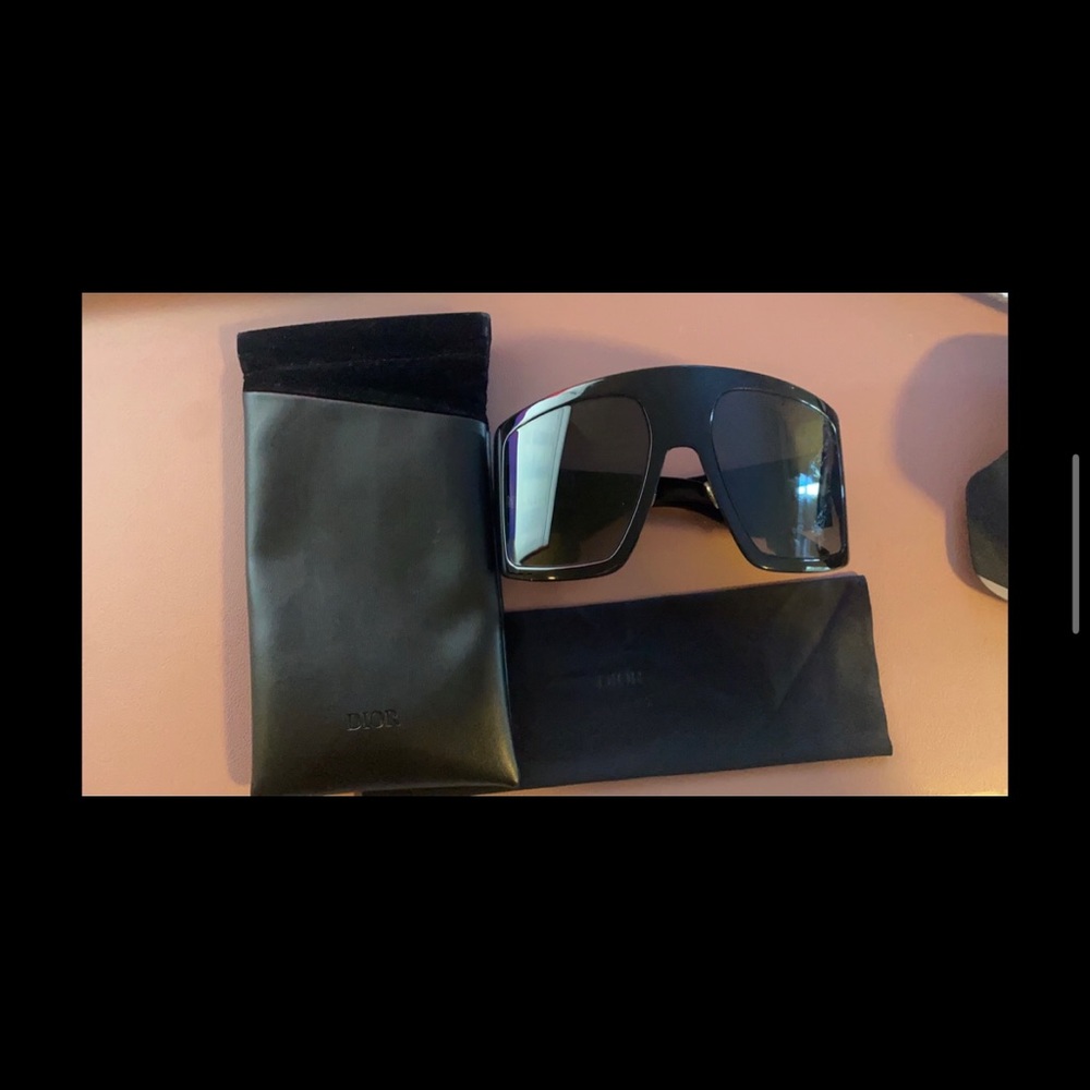 Dior Solight1 Oversized Sunglasses.